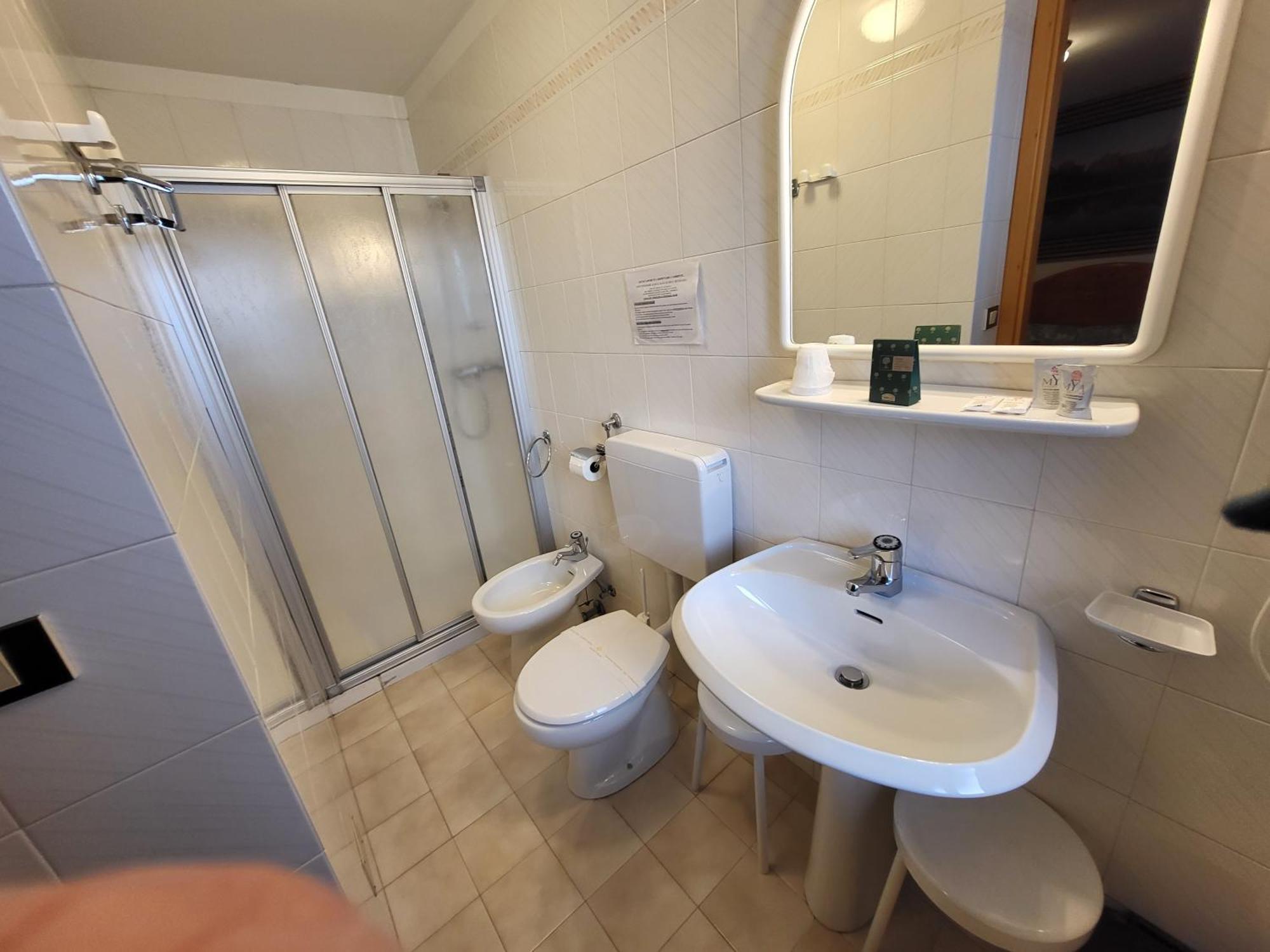 Albergo Meuble Tarandan Форни-ди-Сопра Экстерьер фото