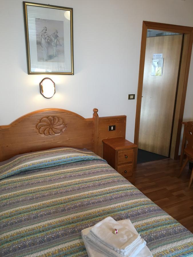 Albergo Meuble Tarandan Форни-ди-Сопра Экстерьер фото